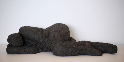 1105
schwarz schamottierter ton hochbrand
31x7cm