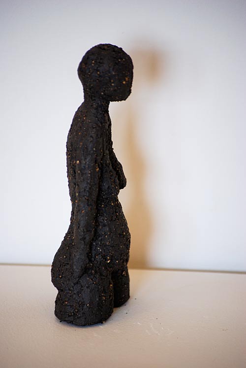 1108
schwarz schamottierter ton hoch gebrannt
5,5x14cm