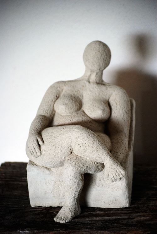 1204
weiss schamottierter ton rohbrand
h: 22cm